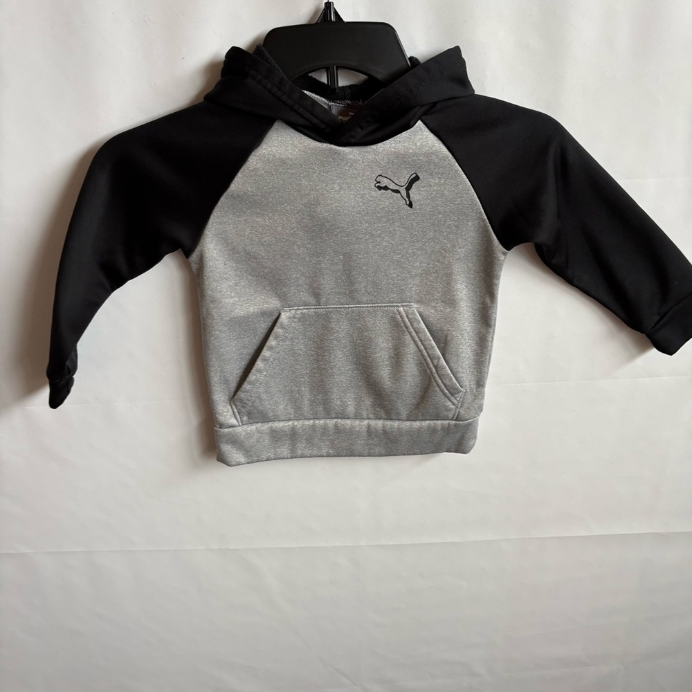 Puma Gray & Black Kids' Hooded Pullover. Size 24 months. INV25/381